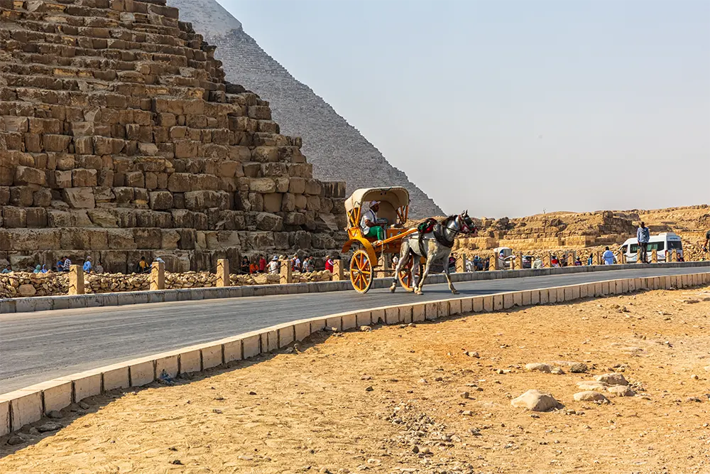 Koets voor piramide